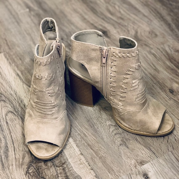 🌵Cut-out Peep Toe Chunk Heel - Picture 3 of 8